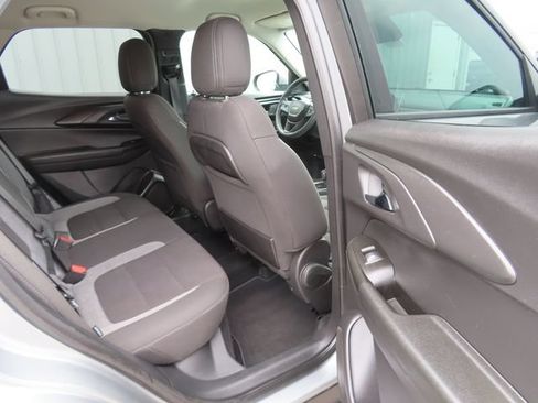 Used 2025 Chevrolet TrailBlazer LT AWD/4WD image 25