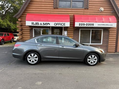 Used 2010 Honda Accord EX-L image 2