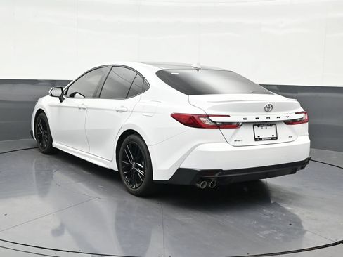 Used 2026 Toyota Camry SE FWD image 3