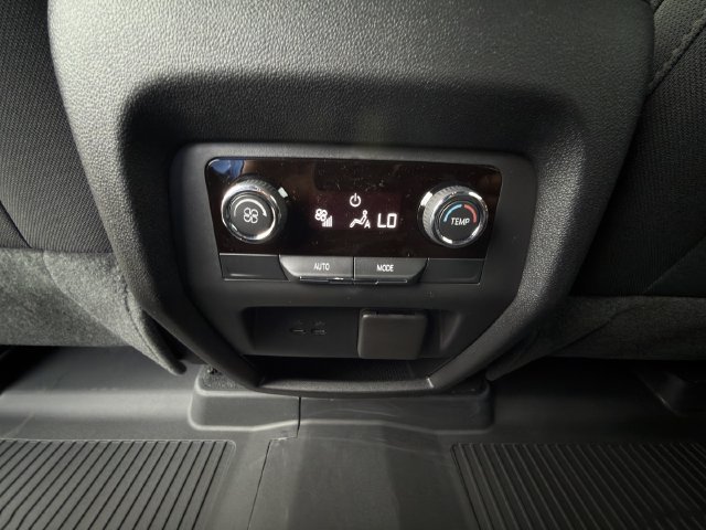 New 2027 Chevrolet Traverse LT w/ Driver Confidence Package FWD image 19