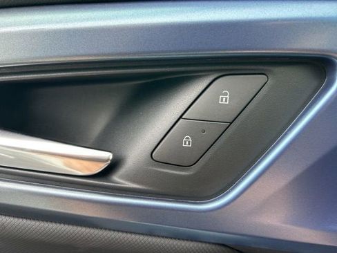 New 2025 Chevrolet Equinox EV LT image 21