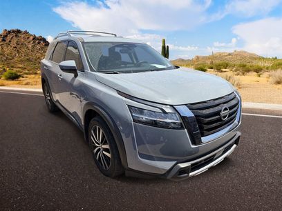 Used 2024 Nissan Pathfinder Platinum w/ Cargo Package