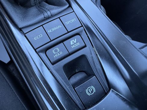 Certified 2025 Toyota Camry LE image 30