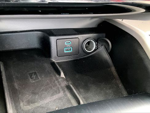 Used 2023 Ford Escape Platinum w/ Premium Technology Package AWD/4WD image 35