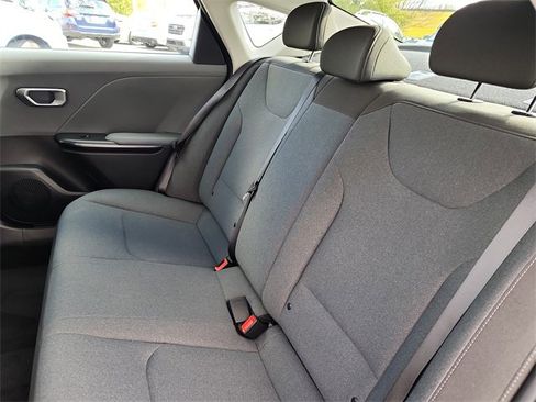 New 2025 Kia K4 LXS image 14