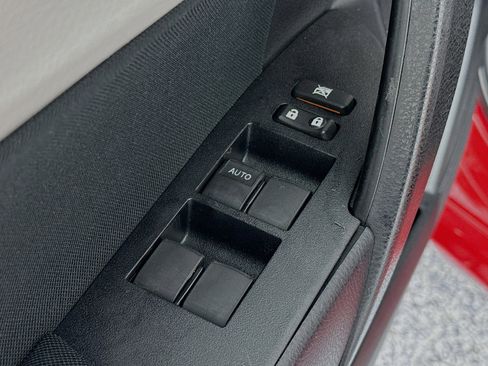 Used 2014 Toyota Corolla L image 17