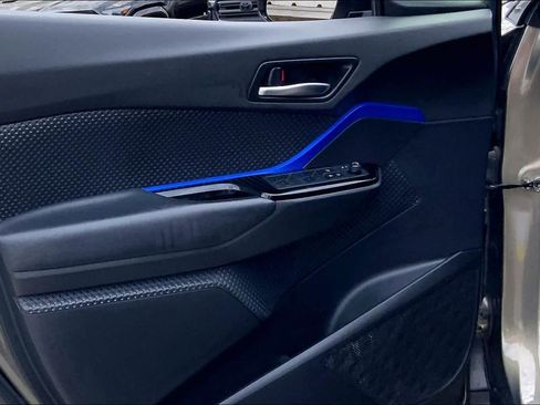 Used 2021 Toyota C-HR XLE image 19