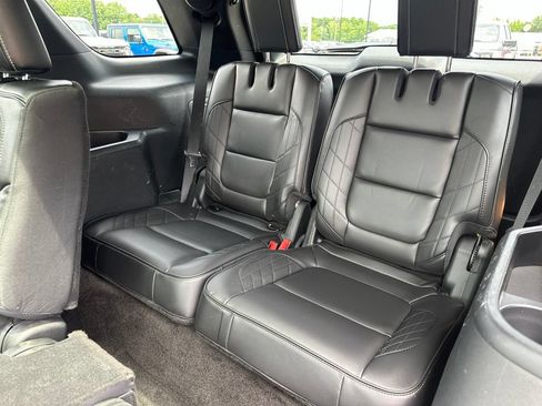 Used 2018 Ford Explorer Platinum AWD/4WD image 28