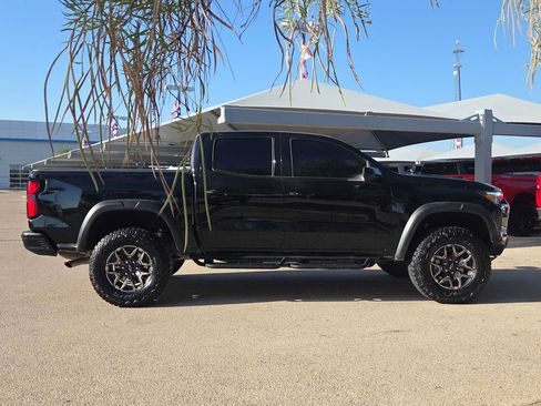Used 2026 Chevrolet Colorado ZR2 w/ Technology Package AWD/4WD image 9