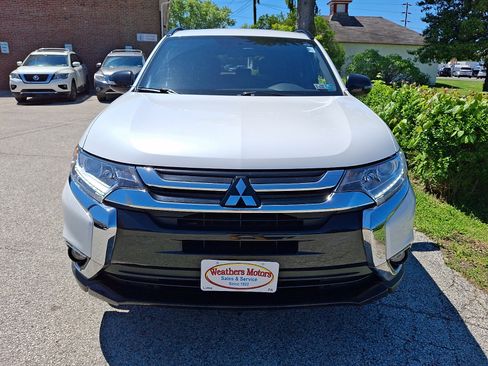 Used 2018 Mitsubishi Outlander SE FWD image 2