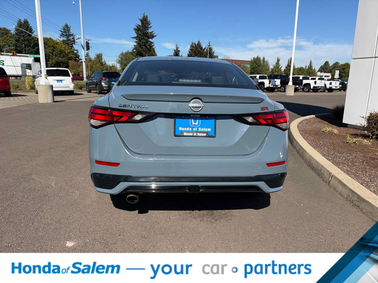 Used 2025 Nissan Sentra SR FWD image 5