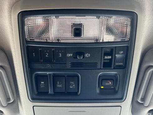 Used 2022 Toyota 4Runner Limited AWD/4WD image 19
