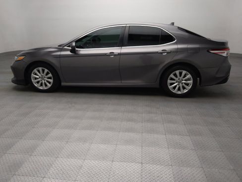 Used 2019 Toyota Camry LE FWD image 3