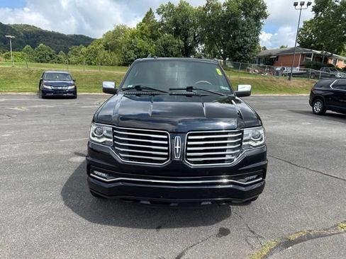 Used 2017 Lincoln Navigator Select AWD/4WD image 3