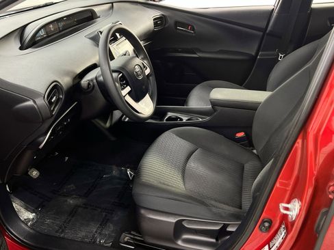 Used 2017 Toyota Prius Two image 2