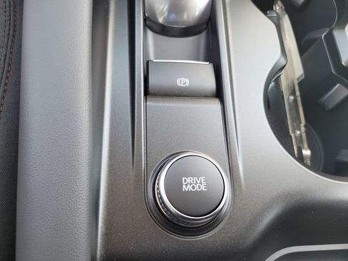 Used 2026 Ford Explorer Active AWD/4WD image 25