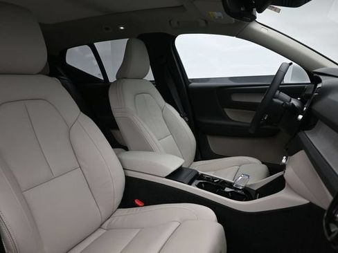 Used 2024 Volvo XC40 B5 Ultimate w/ Climate Package AWD/4WD image 35