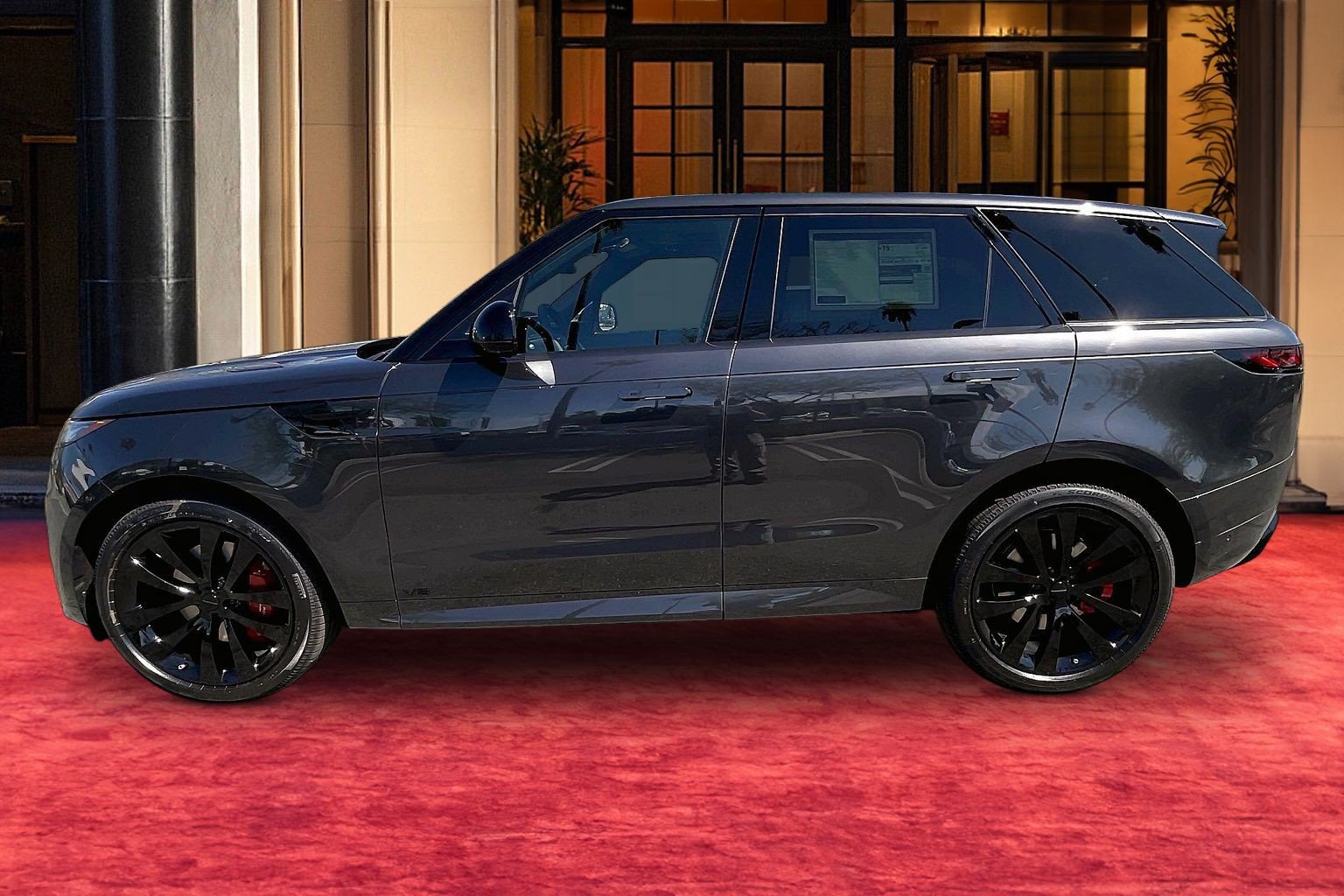 New 2026 Land Rover Range Rover Sport Dynamic SE AWD/4WD image 2