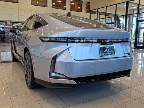 New 2026 Lexus ES 500e w/ Convenience Package AWD/4WD image 4