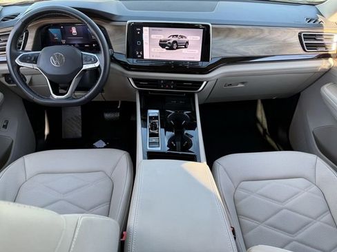 Used 2025 Volkswagen Atlas SE AWD/4WD image 8