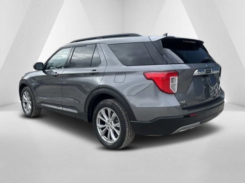 Used 2021 Ford Explorer XLT w/ Equipment Group 202A AWD/4WD image 5