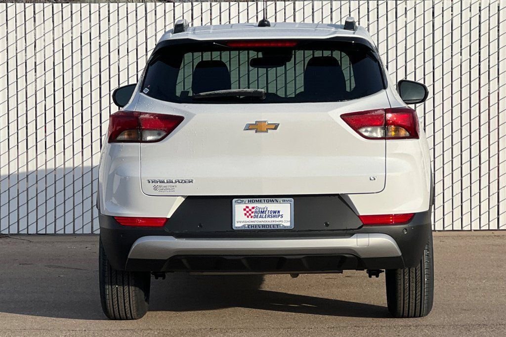 New 2026 Chevrolet TrailBlazer LT w/ Convenience Package FWD image 5