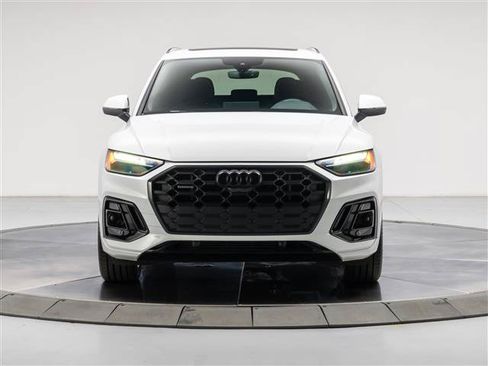Used 2024 Audi Q5 e Premium Plus w/ Premium Plus Package AWD/4WD image 8