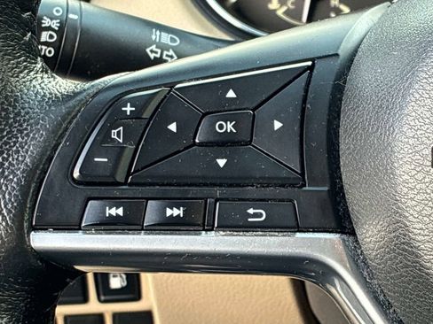 Used 2019 Nissan Rogue SV AWD/4WD image 27