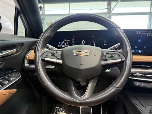 Used 2024 Cadillac XT4 Sport image 16
