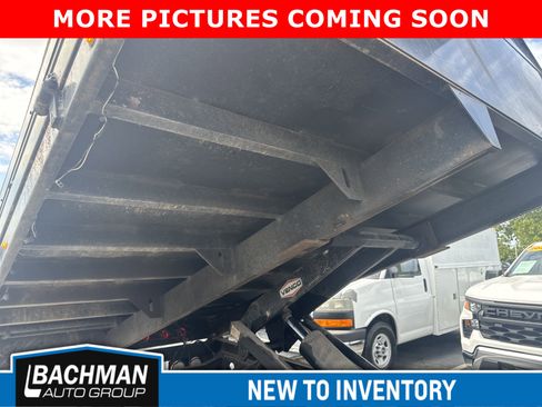 Used 2007 Chevrolet Silverado 3500 2WD Extended Cab w/ Heavy-Duty Power Package image 10