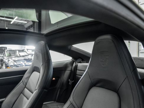 Used 2025 Porsche 911 Carrera image 16