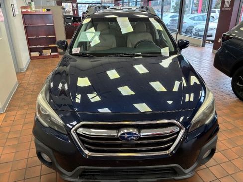 Used 2018 Subaru Outback 2.5i Limited image 6