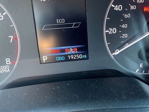 Used 2025 Toyota Corolla LE image 38