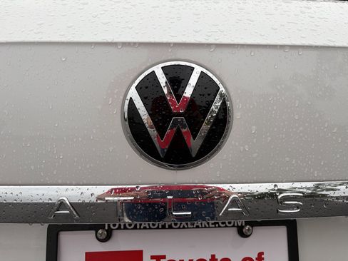 Used 2023 Volkswagen Atlas Cross Sport SEL AWD/4WD image 32