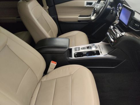 Used 2021 Ford Explorer Limited w/ Equipment Group 301A image 21