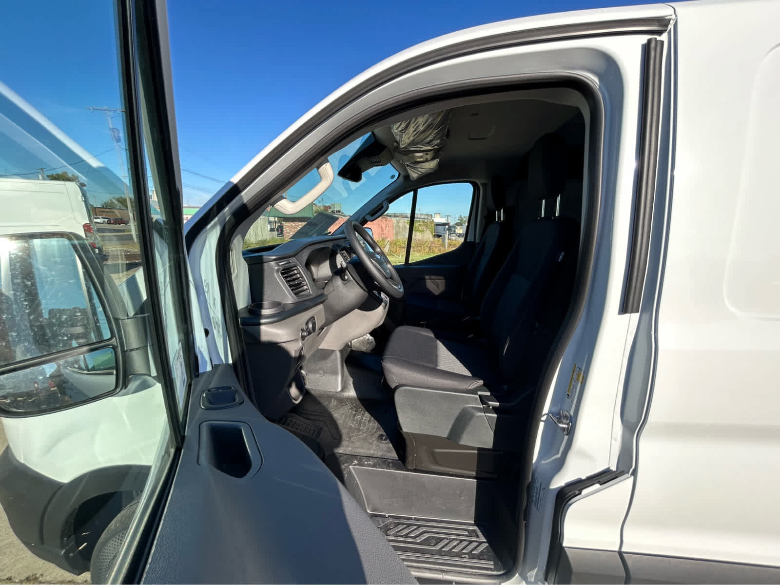 New 2027 Ford Transit 250 Low Roof RWD image 11