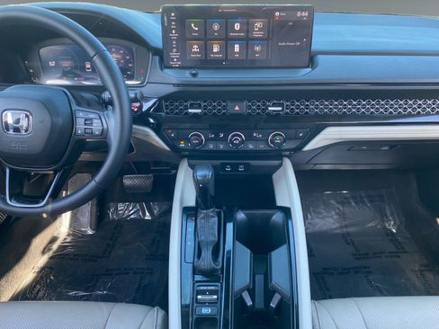 Used 2023 Honda Accord EX-L image 11
