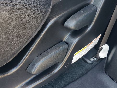 Certified 2016 Toyota Sienna SE FWD image 12