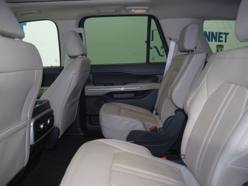 Used 2024 Ford Expedition Limited image 14