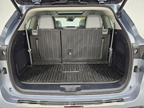 Used 2021 Toyota Highlander Platinum image 6