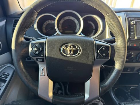 Used 2015 Toyota Tacoma PreRunner w/ SR5 Package RWD image 18