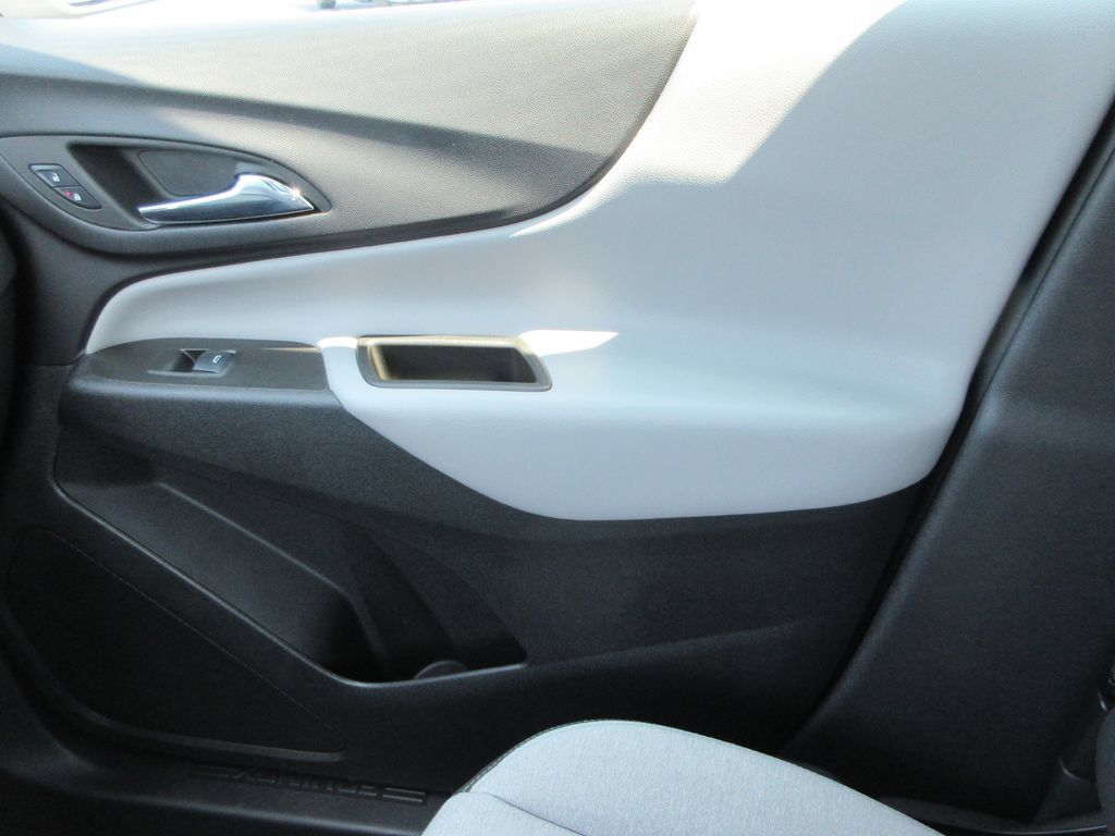 Used 2024 Chevrolet Equinox LS w/ LS Convenience Package FWD image 30