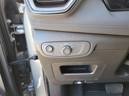 Used 2025 Chevrolet TrailBlazer LT image 16