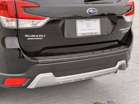 Used 2022 Subaru Forester Touring image 6