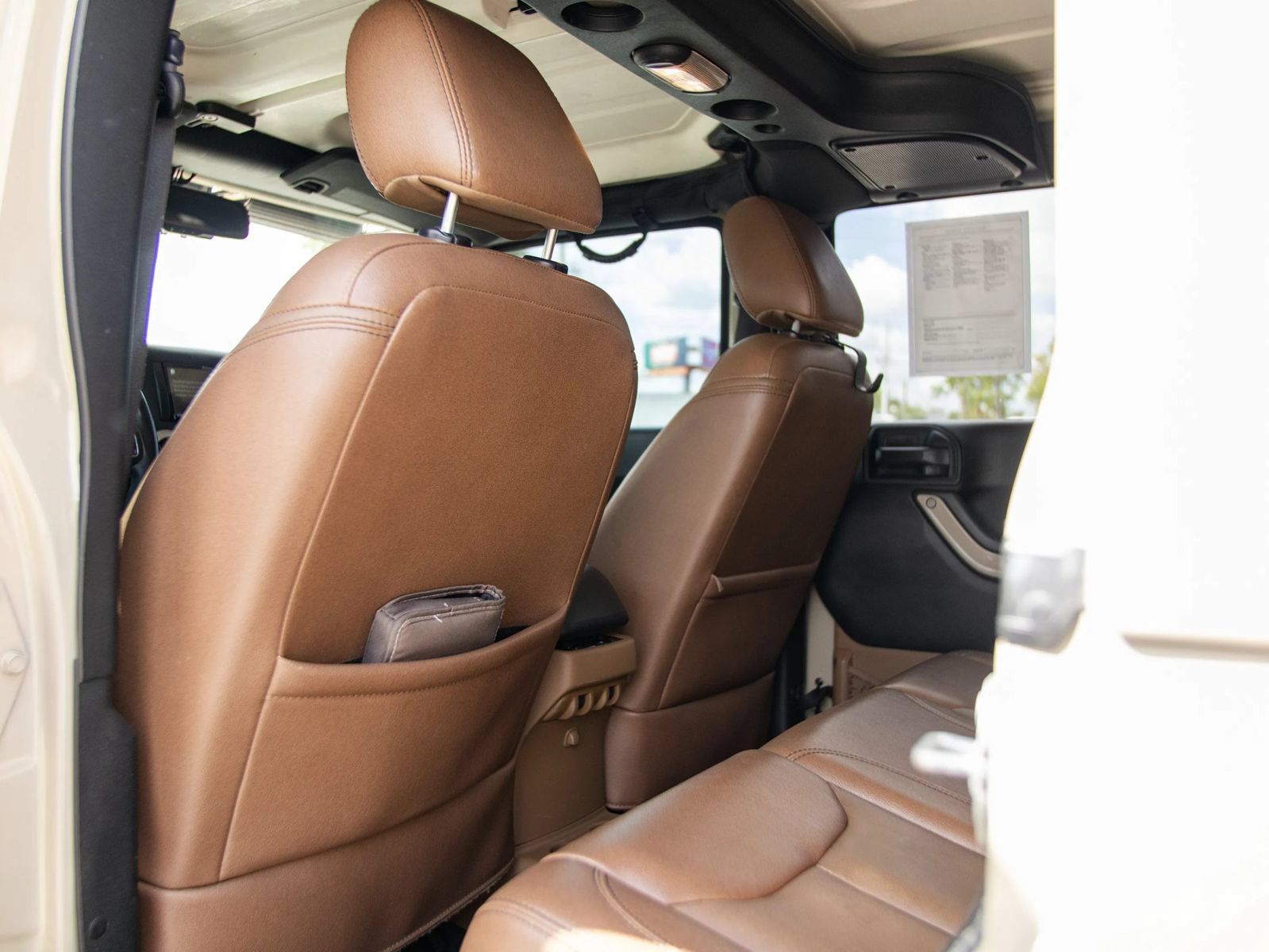 Used 2017 Jeep Wrangler Unlimited Sahara AWD/4WD image 27