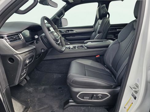New 2026 Jeep Grand Wagoneer Limited AWD/4WD image 17