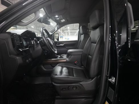 Used 2025 Chevrolet Silverado 2500 LT w/ Trail Boss Package AWD/4WD image 7