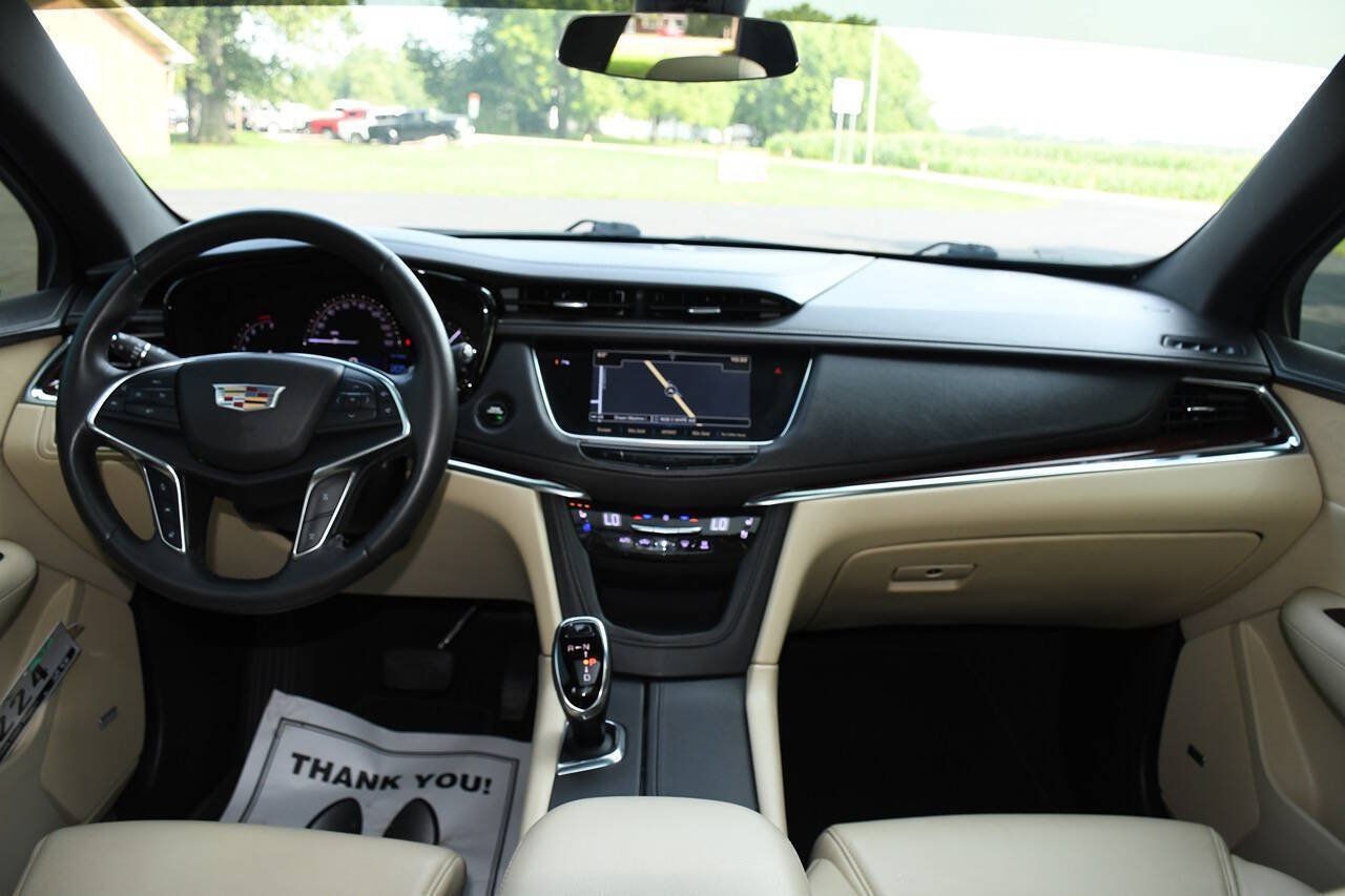 Used 2017 Cadillac XT5 Premium Luxury w/ LPO, Wheel Lock Package AWD/4WD image 28