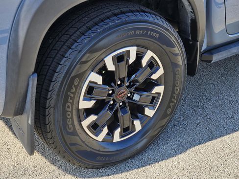 Used 2022 Nissan Frontier Pro-X w/ Technology Package image 9