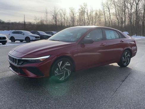 Used 2025 Hyundai Elantra Sport image 5